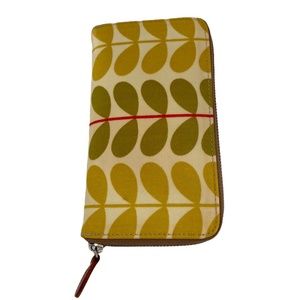 Classic Orla Kiely Zippered Wallet